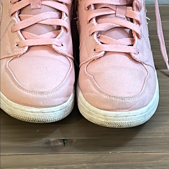 Pink Jordan - Picture 5 of 5